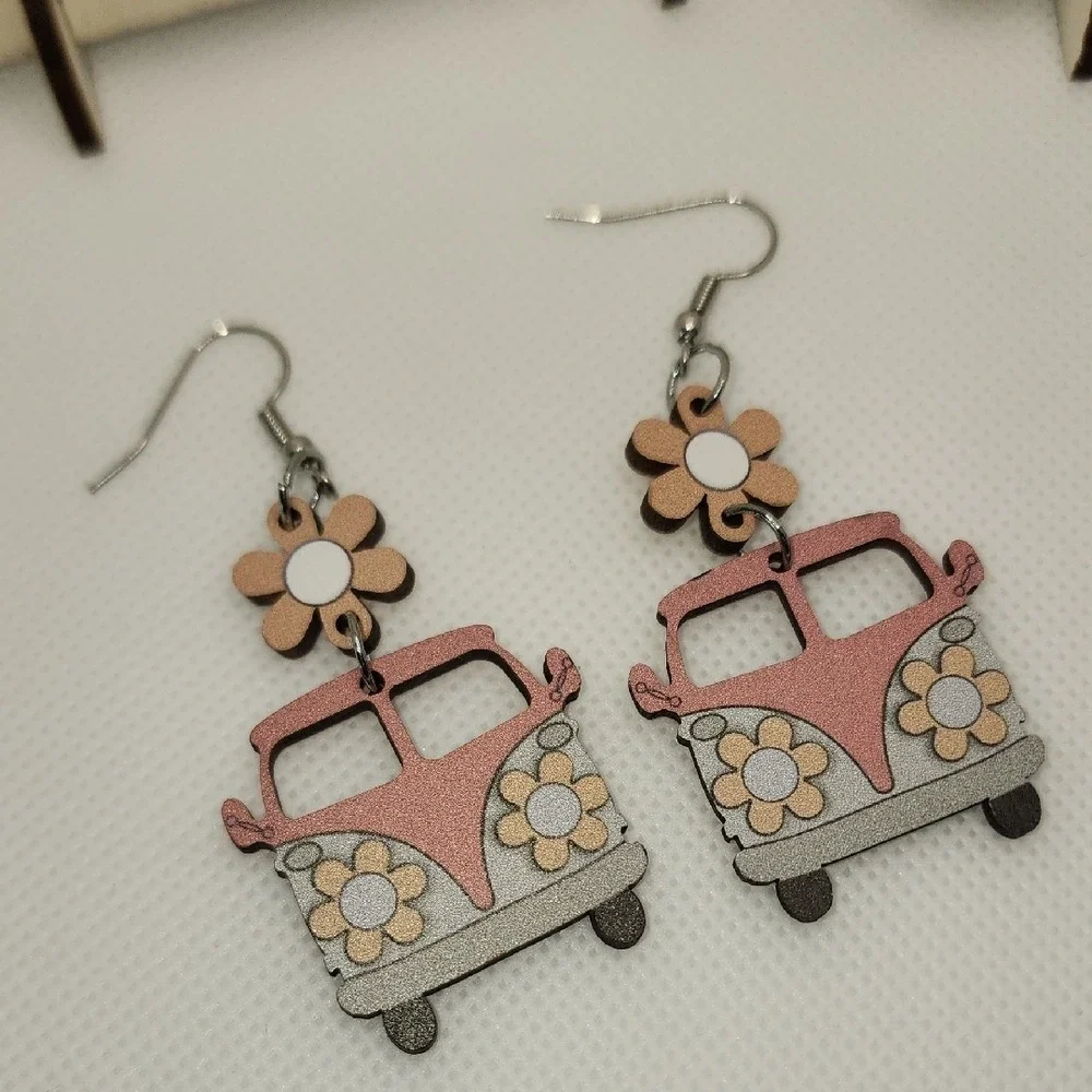Pink and Gray Flower Hippie Van Earrings‎